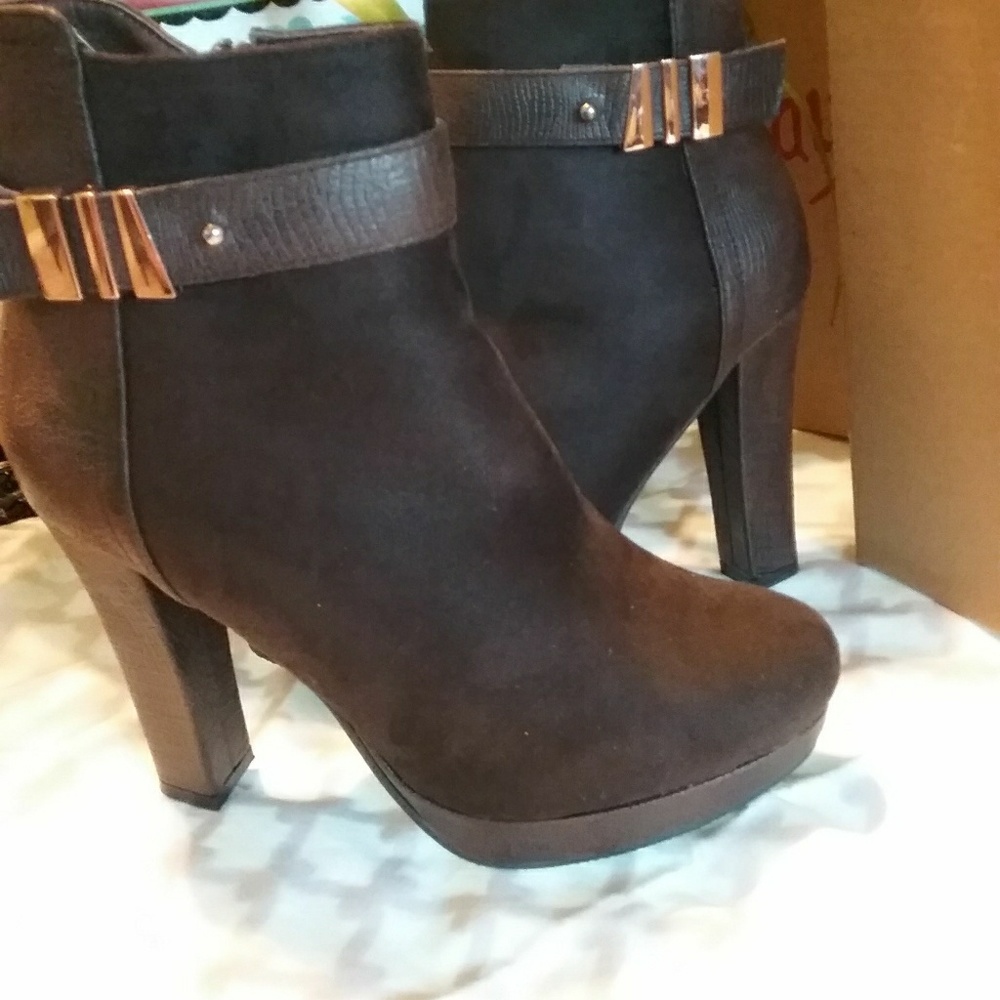 Brown ankle boots NWB.🍁 - Picture 3 of 5